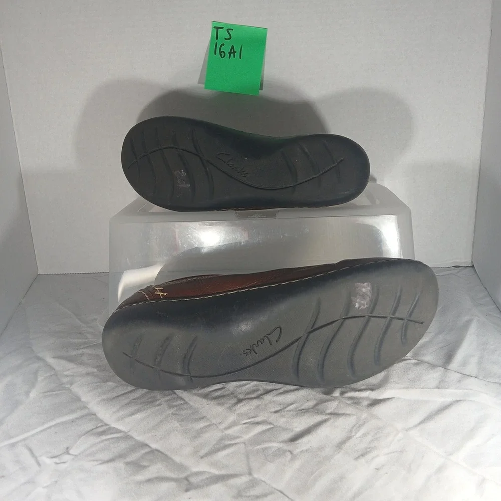 Clarks Collection‎ Women Brown Leather Slip On Loafers Comfort Shoes Sz 9